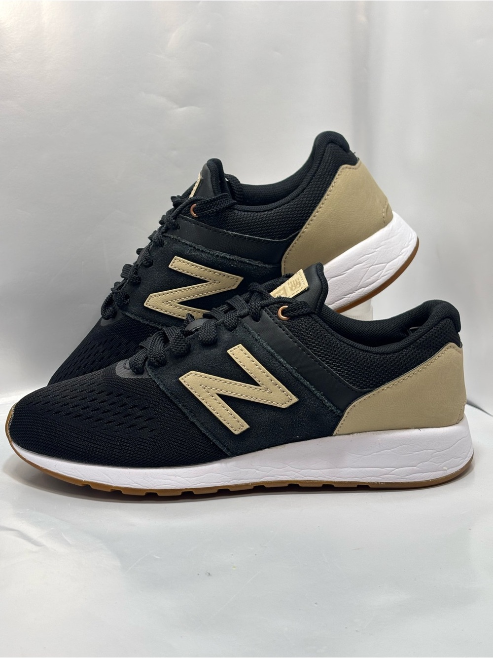 New Balance 24v1 Women's Size 6D Black/Beige Running Athletic Shoes sneakers